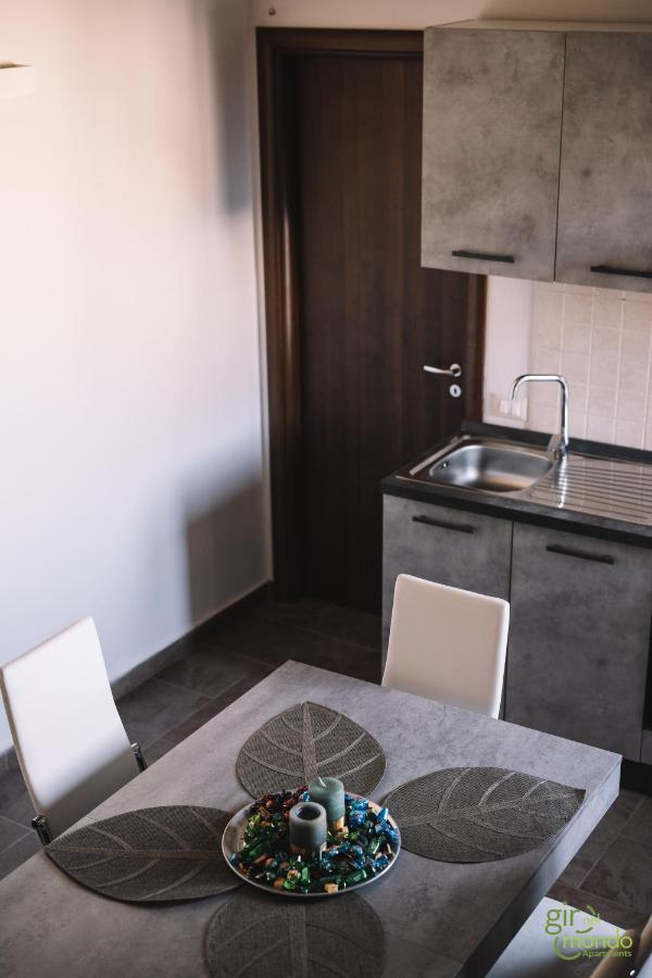 Giro Nel Mondo Apartments 卡塔尼亚 外观 照片