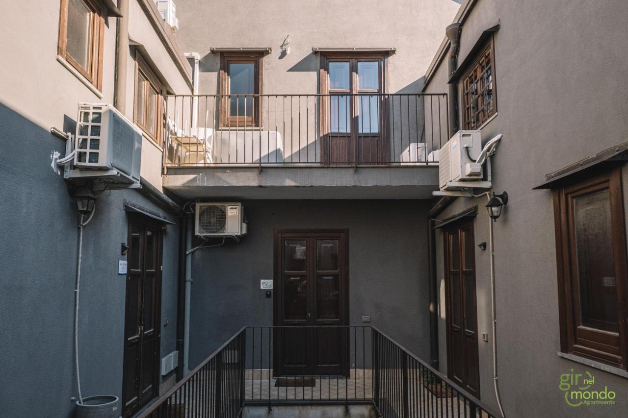 Giro Nel Mondo Apartments 卡塔尼亚 外观 照片
